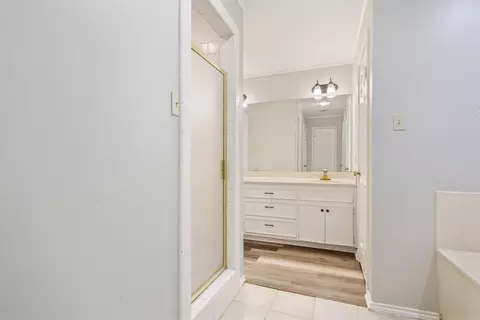Bath - 19 Oleander St, Waco, TX 76708 photo 3 of 5