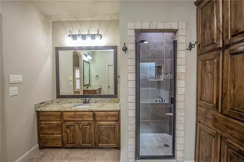 36 N Shore Cir, Waco, TX 76708 photo 12