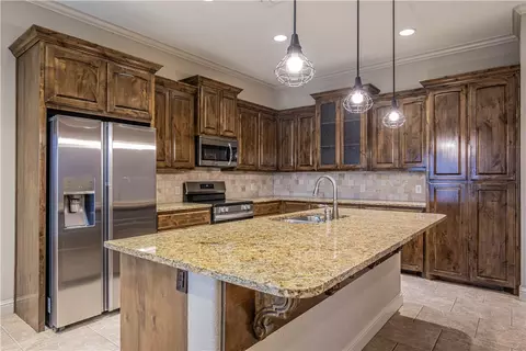 36 N Shore Cir, Waco, TX 76708 photo 5