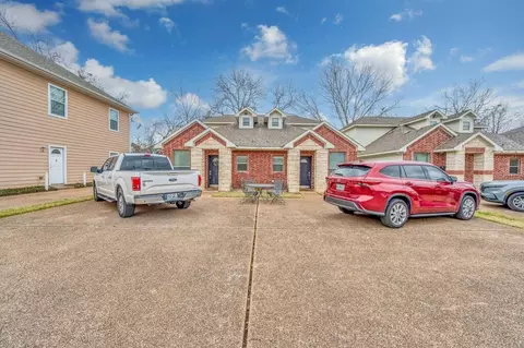2012 S 8th St, Waco, TX 76706