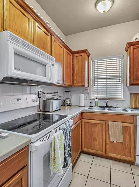 2012 S 8th St, Waco, TX 76706 photo 9