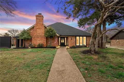 703 Poage Dr, Woodway, TX 76712