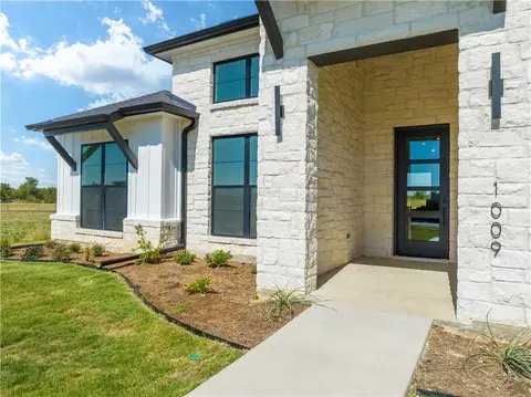 1009 Roses Run, Mcgregor, TX 76657 photo 7
