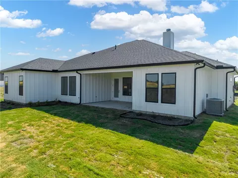 1009 Roses Run, Mcgregor, TX 76657 photo 9