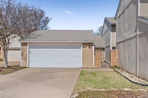 4504 Village Oak Dr, Waco, TX 76710