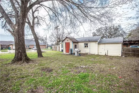 301 E Craven Ave, Waco, TX 76705 photo 9