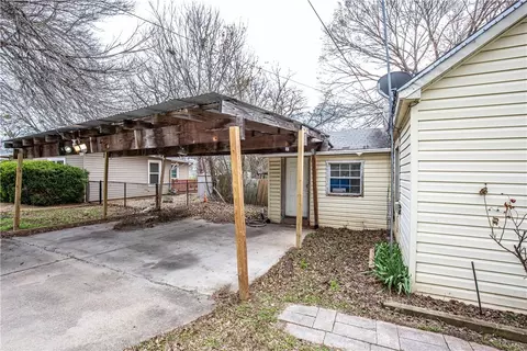 301 E Craven Ave, Waco, TX 76705 photo 2