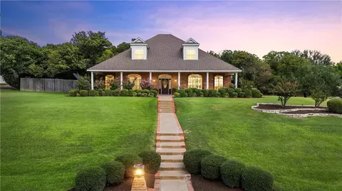 100 Westridge Ln, Woodway, TX 76712