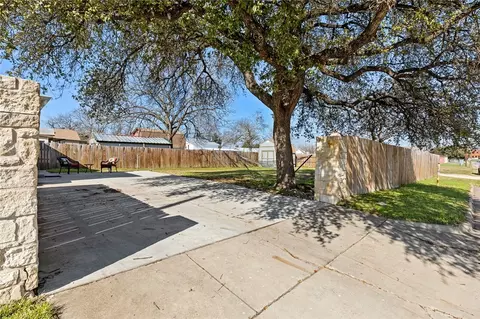 Exterior - 3701 N 21st St, Waco, TX 76708 photo 2 of 6