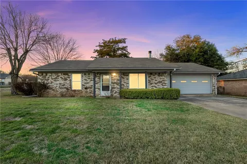 400 Simons Ave, Robinson, TX 76706