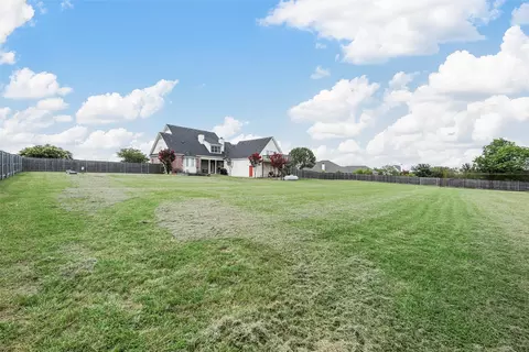 Exterior - 1240 Estes Rd, Lorena, TX 76655 photo 5 of 5