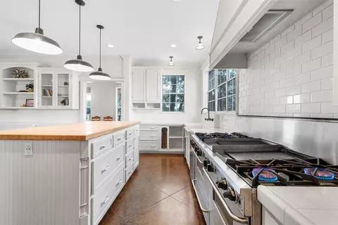 Kitchen - 1240 Estes Rd, Lorena, TX 76655 photo 1 of 5