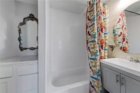 Bath - 1240 Estes Rd, Lorena, TX 76655 photo 6 of 6