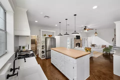 Kitchen - 1240 Estes Rd, Lorena, TX 76655 photo 5 of 5