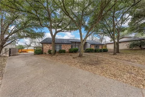 133 Crestwood Dr, Hewitt, TX 76643