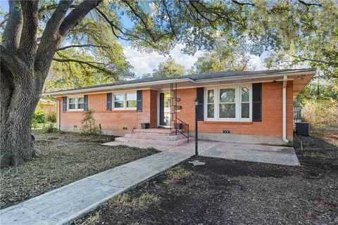 2416 N 49th St, Waco, TX 76710