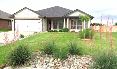 Exterior - 6301 Elephant Butte Dr, Waco, TX 76708 photo 2 of 15