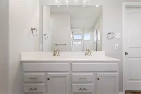 Bath - 6301 Elephant Butte Dr, Waco, TX 76708 photo 3 of 3