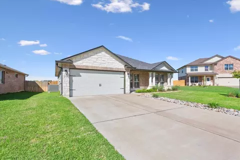 Exterior - 6301 Elephant Butte Dr, Waco, TX 76708 photo 6 of 15