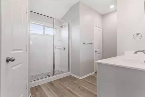 Bath - 6301 Elephant Butte Dr, Waco, TX 76708 photo 2 of 3