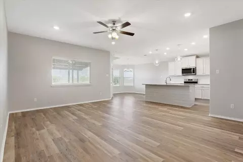 Living - 6301 Elephant Butte Dr, Waco, TX 76708 photo 1 of 2