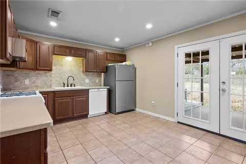 206 W Castro St, Lorena, TX 76655 photo 7