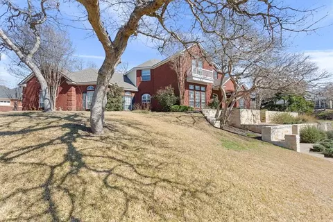 426 Riverview Dr, Woodway, TX 76712