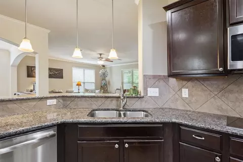 Kitchen - 5512 Wisdom Ct, Waco, TX 76708 photo 4 of 5