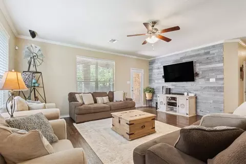 Living - 5512 Wisdom Ct, Waco, TX 76708 photo 2 of 2