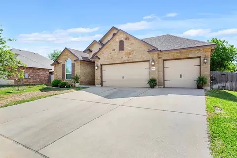 Exterior - 5512 Wisdom Ct, Waco, TX 76708 photo 3 of 10
