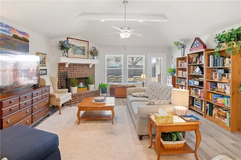 Living - 422 Travis Dr, Mcgregor, TX 76657 photo 2 of 3