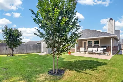 Exterior - 422 Travis Dr, Mcgregor, TX 76657 photo 4 of 5