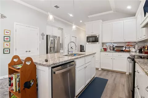 Kitchen - 422 Travis Dr, Mcgregor, TX 76657 photo 3 of 3