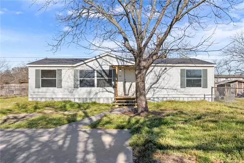 1615 Crockett St, Bellmead, TX 76705