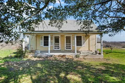 400 N Broadway St, Riesel, TX 76682