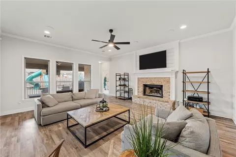 904 Edinburgh Dr, Mcgregor, TX 76657 photo 9