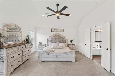 904 Edinburgh Dr, Mcgregor, TX 76657 photo 5