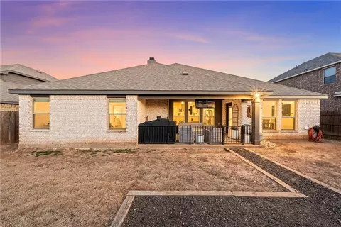 904 Edinburgh Dr, Mcgregor, TX 76657 photo 31