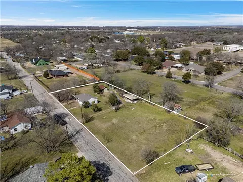 1630 Egan Ln, Waco, TX 76705