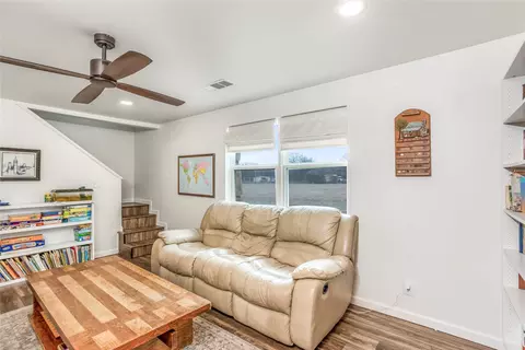 1107 Hamilton Dr, Waco, TX 76705 photo 8