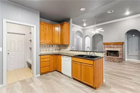 10316 Marigold Rd, Waco, TX 76708 photo 10