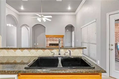 10316 Marigold Rd, Waco, TX 76708 photo 11
