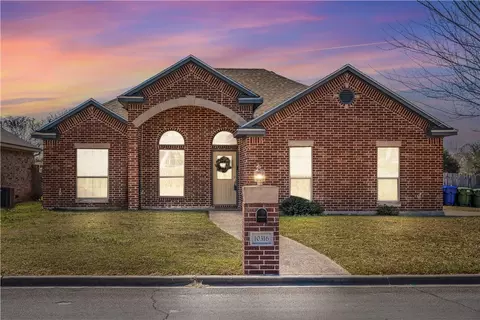 10316 Marigold Rd, Waco, TX 76708
