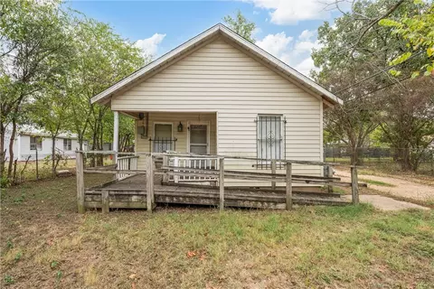 2207 Behrens Cir, Bellmead, TX 76705