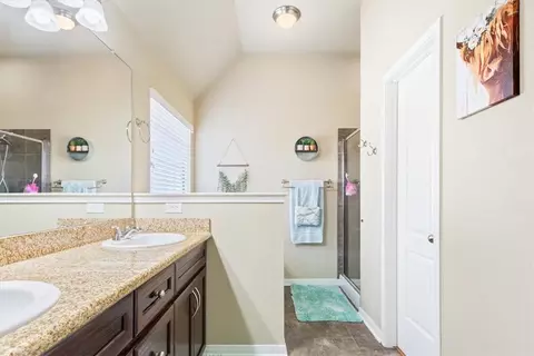 Bath - 10504 Condor Loop, Waco, TX 76708 photo 2 of 5