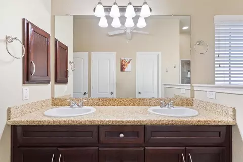 Bath - 10504 Condor Loop, Waco, TX 76708 photo 1 of 5