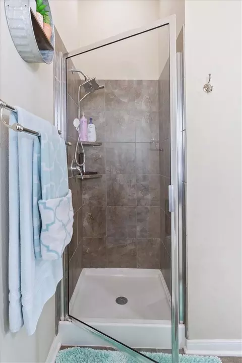 Bath - 10504 Condor Loop, Waco, TX 76708 photo 4 of 5