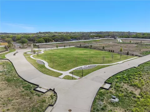 37 Pinehurst Dr, Woodway, TX 76712