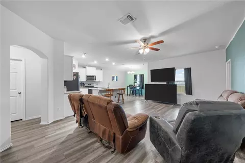 Entry Way - 2913 Risinger Rd, Lorena, TX 76655 photo 2 of 6