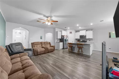 Entry Way - 2913 Risinger Rd, Lorena, TX 76655 photo 3 of 6